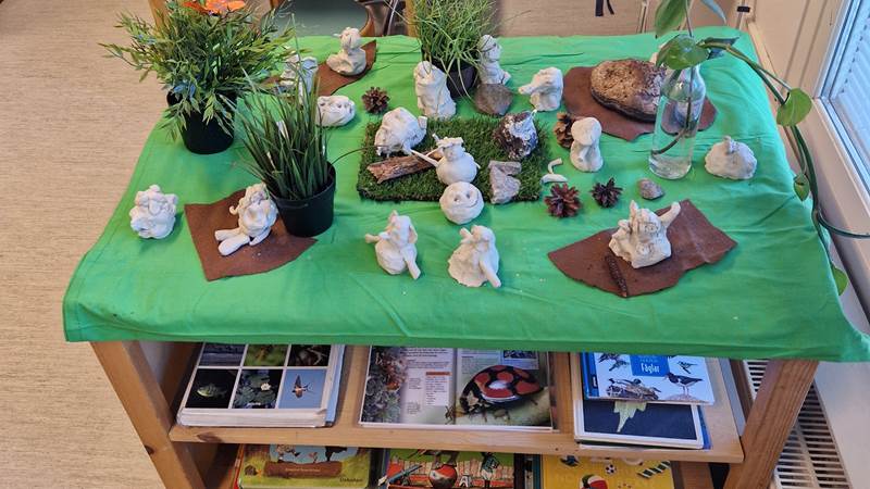 Ler skulpturer på avdelningen Hajen 1