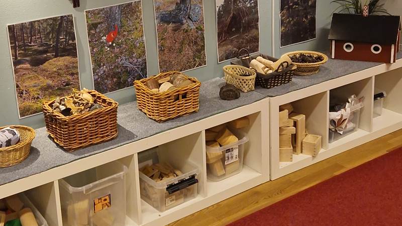 Bygg station av naturmaterial på Avdelningen Hajen 1